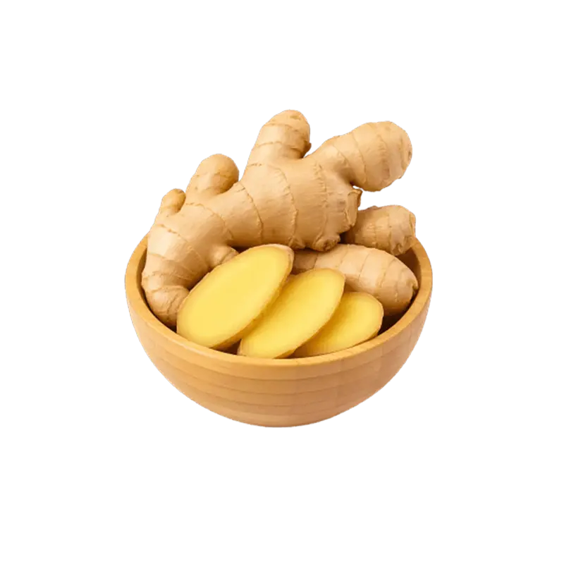 زنجبیل و تکه های زنجبیل در کاسه چوبی
