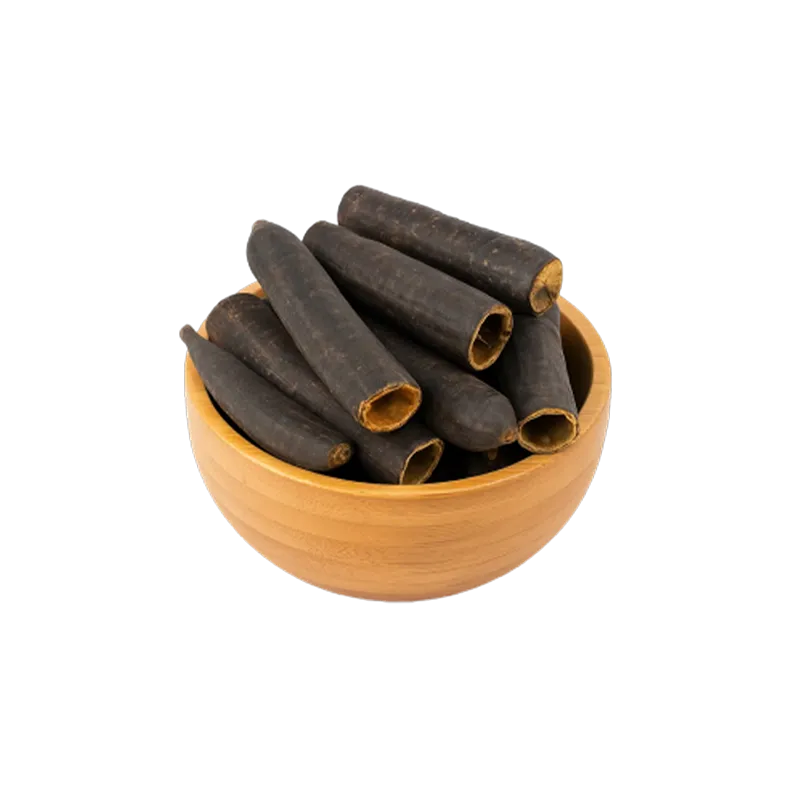 عکس تعدادی تکه های گیاه فلوس خشک در کاسه چوبی